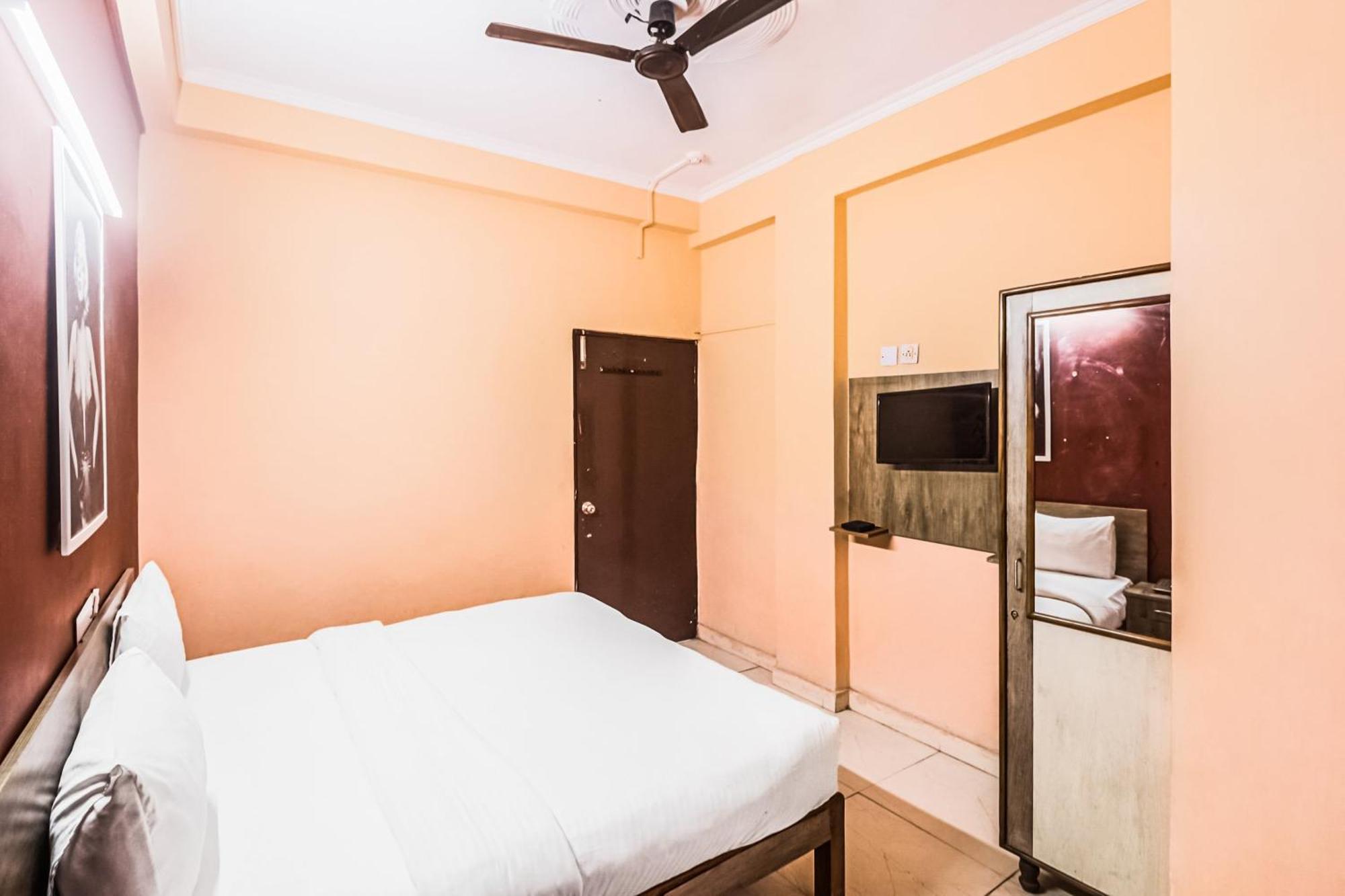 OYO 62899 Avni Residency Otel Gurgaon Dış mekan fotoğraf