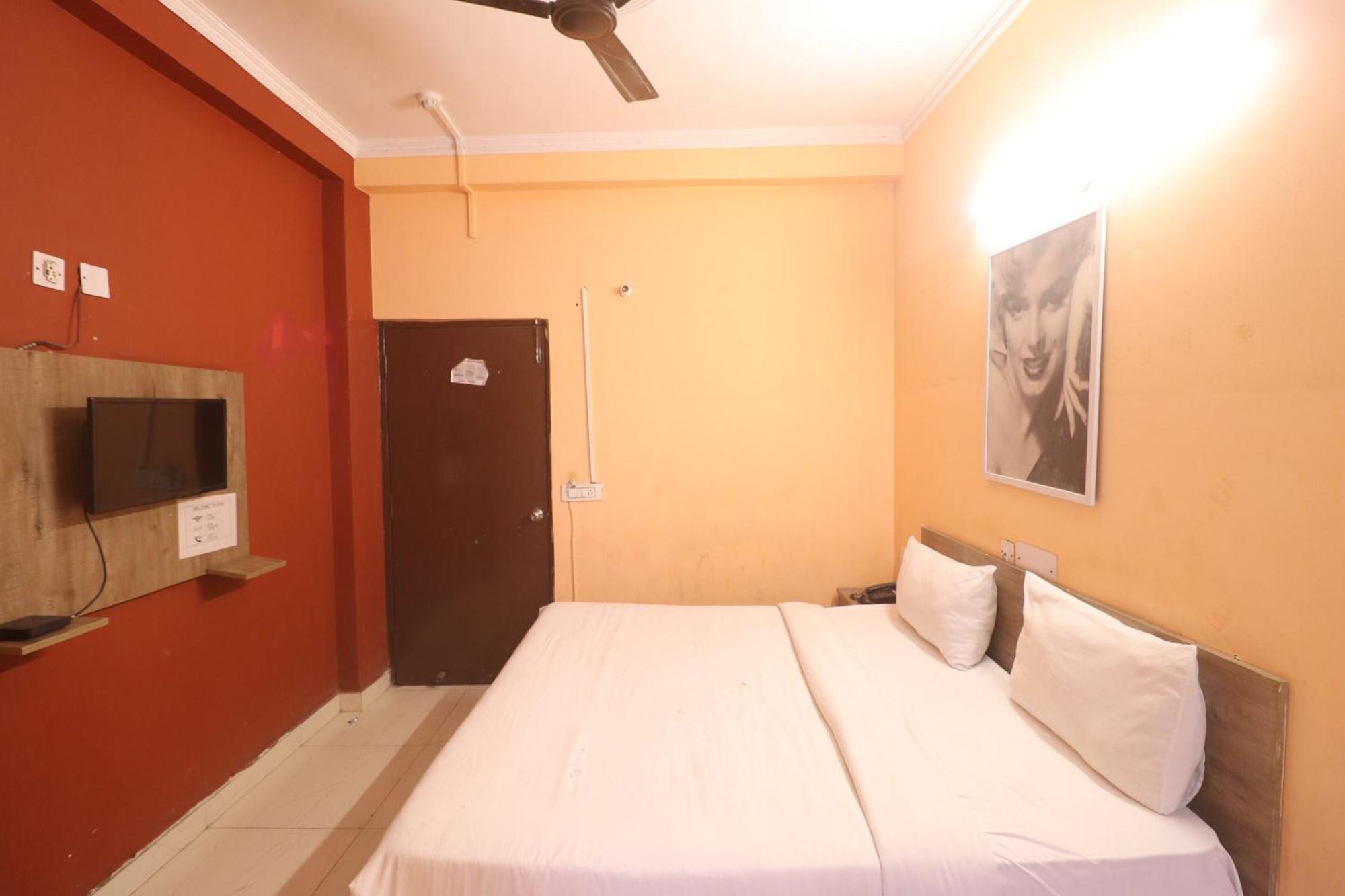 OYO 62899 Avni Residency Otel Gurgaon Dış mekan fotoğraf