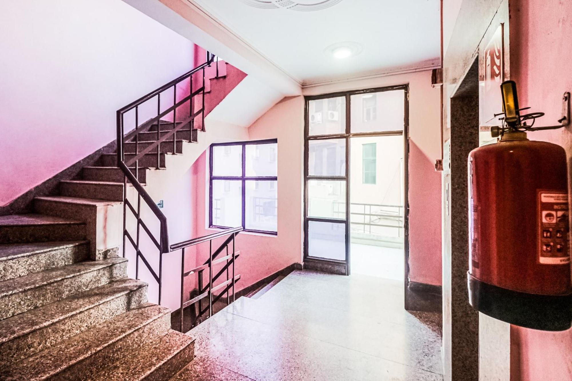 OYO 62899 Avni Residency Otel Gurgaon Dış mekan fotoğraf