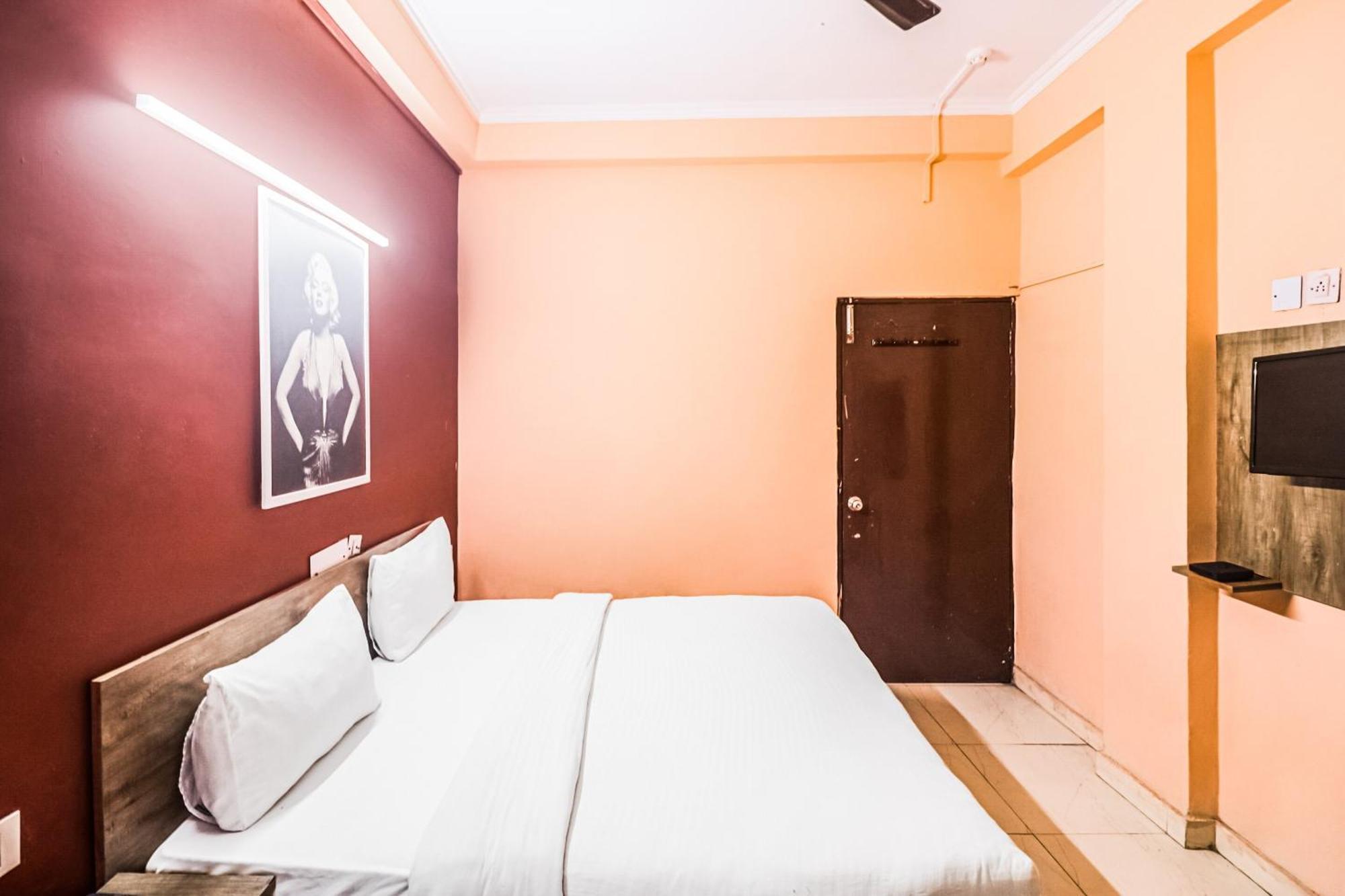 OYO 62899 Avni Residency Otel Gurgaon Dış mekan fotoğraf
