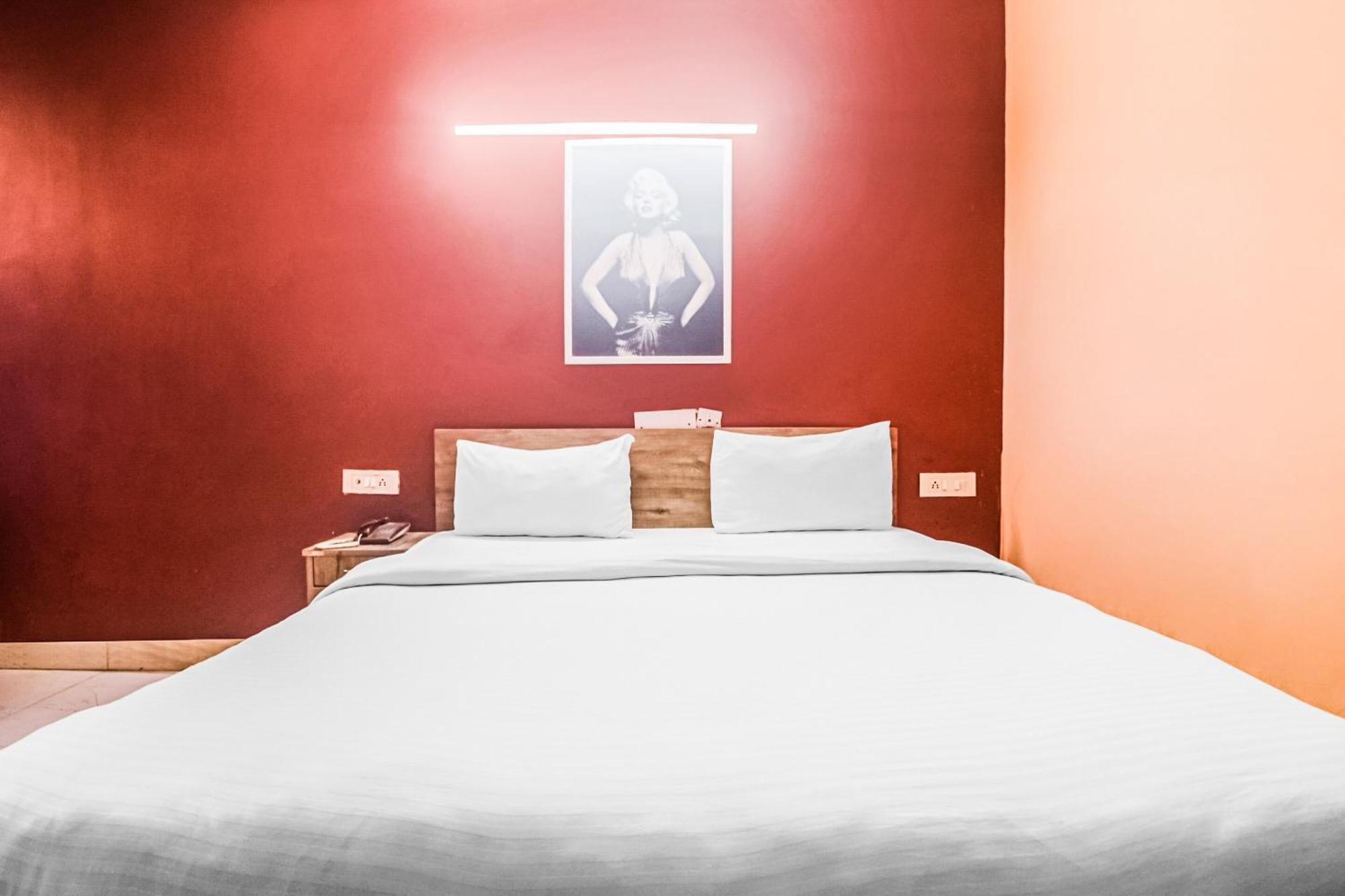 OYO 62899 Avni Residency Otel Gurgaon Dış mekan fotoğraf