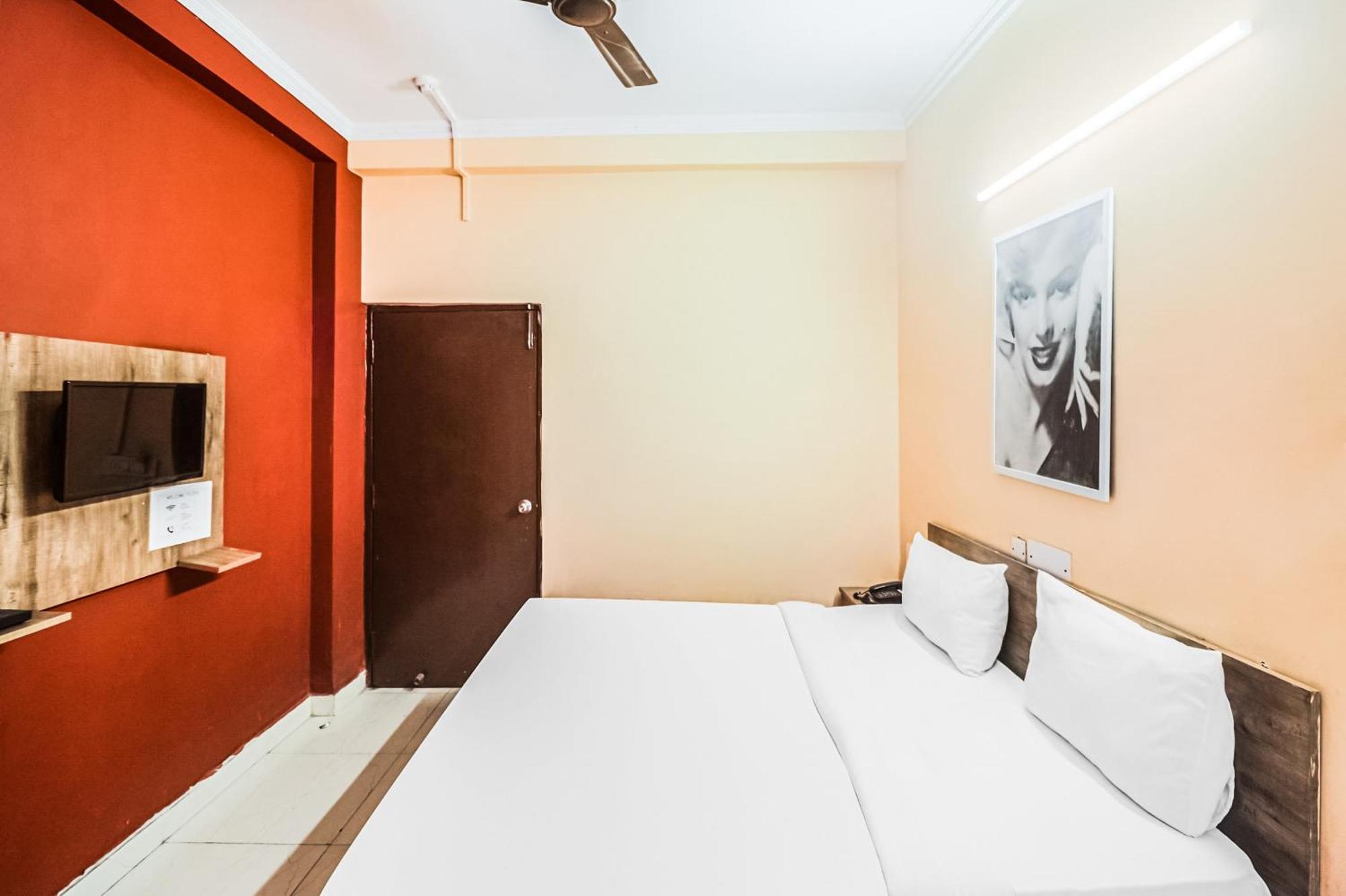 OYO 62899 Avni Residency Otel Gurgaon Dış mekan fotoğraf