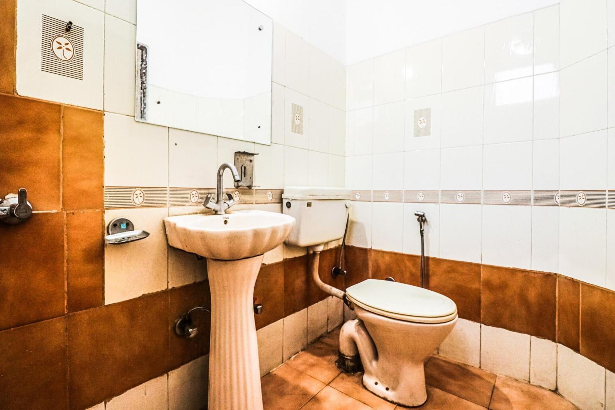 OYO 62899 Avni Residency Otel Gurgaon Dış mekan fotoğraf